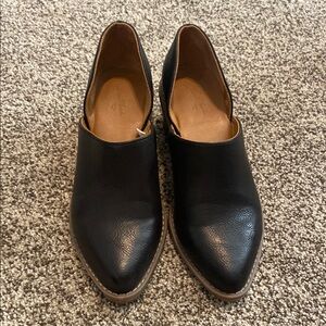 Universal Thread Black Leather Slip-Ons